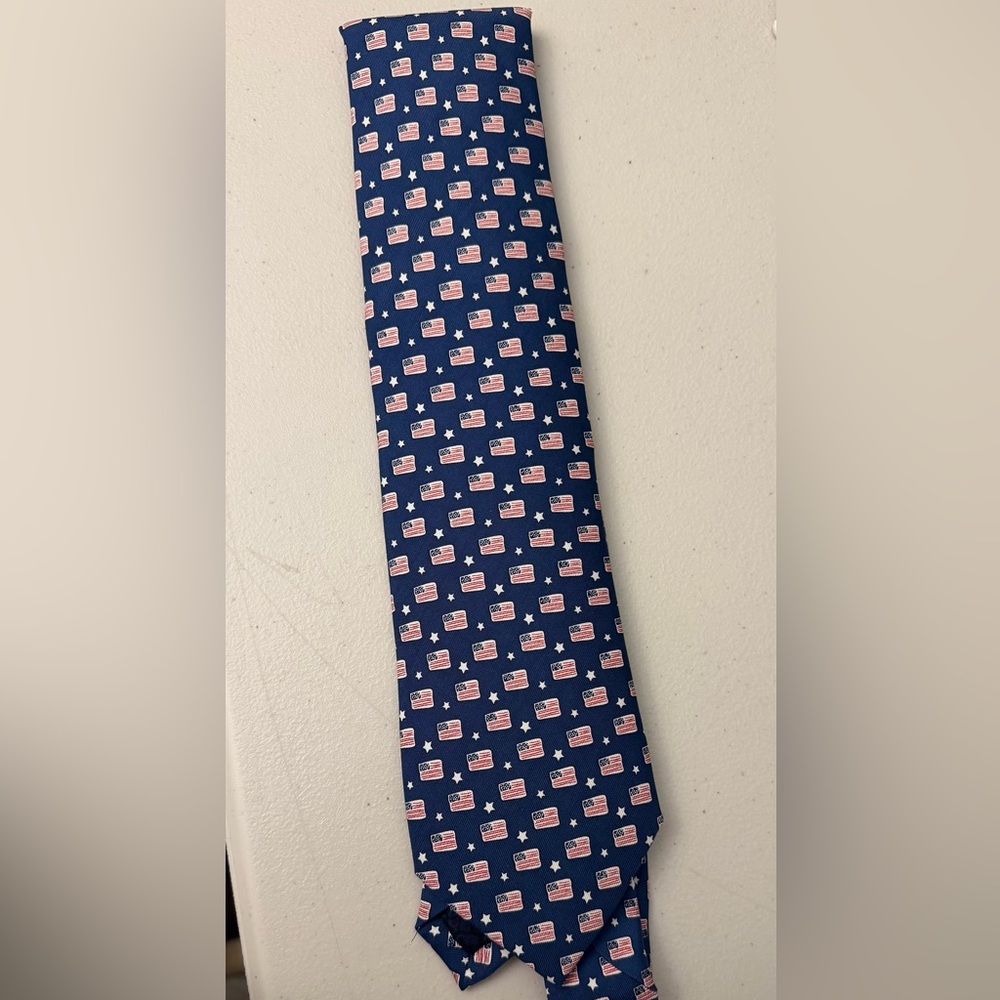 New Vineyard Vines Flags & Stars Silk Tie